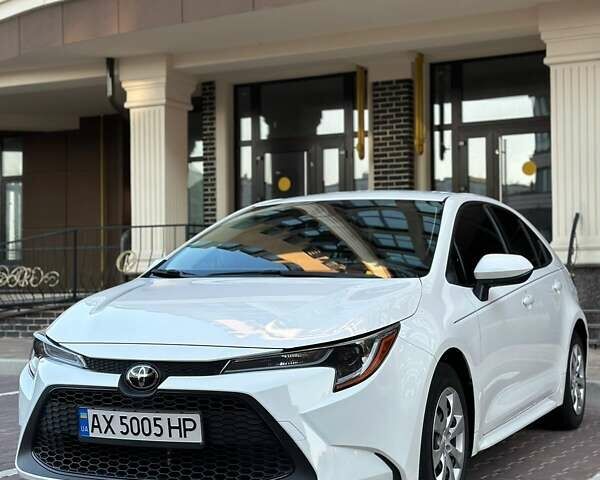 Белый Тойота Королла, объемом двигателя 1.8 л и пробегом 33 тыс. км за 17000 $, фото 1 на Automoto.ua