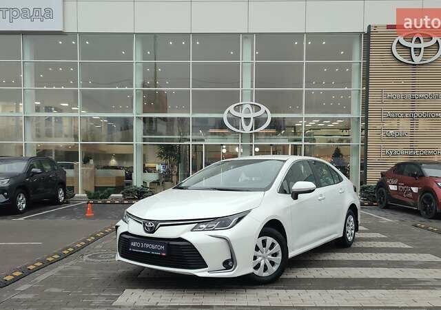 Белый Тойота Королла, объемом двигателя 1.6 л и пробегом 70 тыс. км за 17922 $, фото 1 на Automoto.ua