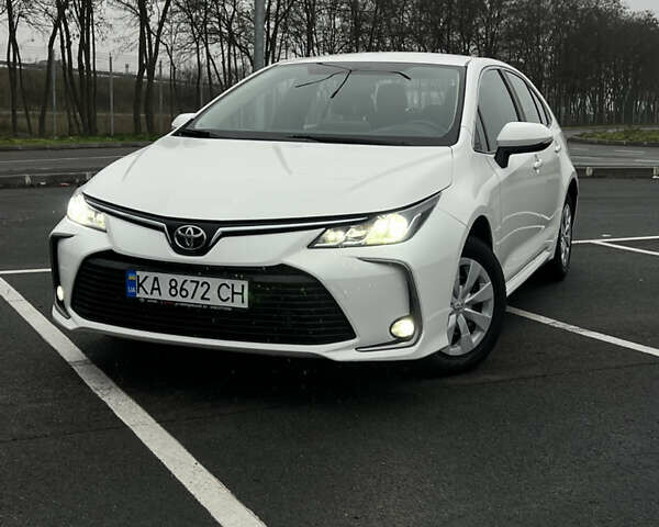 Білий Тойота Королла, об'ємом двигуна 1.6 л та пробігом 107 тис. км за 16500 $, фото 1 на Automoto.ua