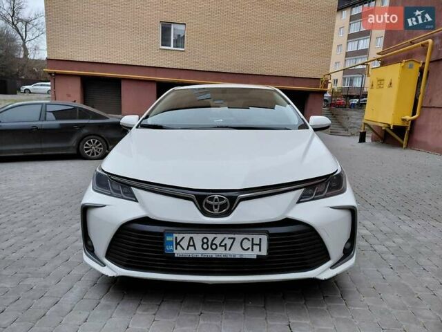 Белый Тойота Королла, объемом двигателя 1.6 л и пробегом 193 тыс. км за 15800 $, фото 1 на Automoto.ua