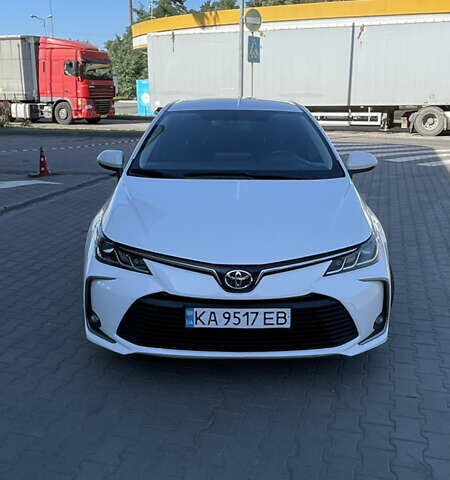 Белый Тойота Королла, объемом двигателя 1.6 л и пробегом 135 тыс. км за 17800 $, фото 1 на Automoto.ua