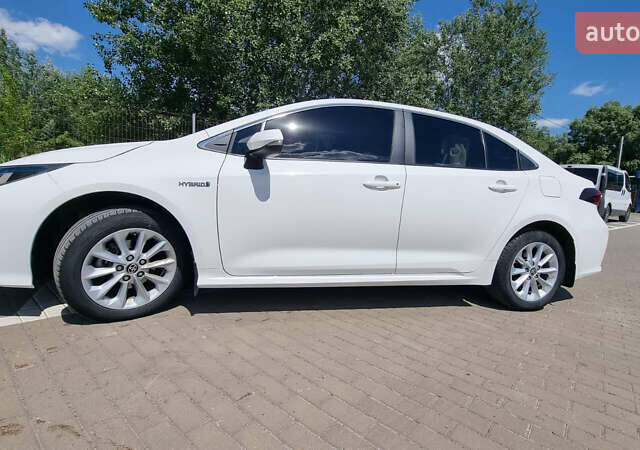 Белый Тойота Королла, объемом двигателя 1.8 л и пробегом 45 тыс. км за 26300 $, фото 1 на Automoto.ua