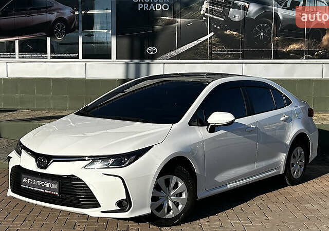 Белый Тойота Королла, объемом двигателя 1.6 л и пробегом 34 тыс. км за 21610 $, фото 1 на Automoto.ua