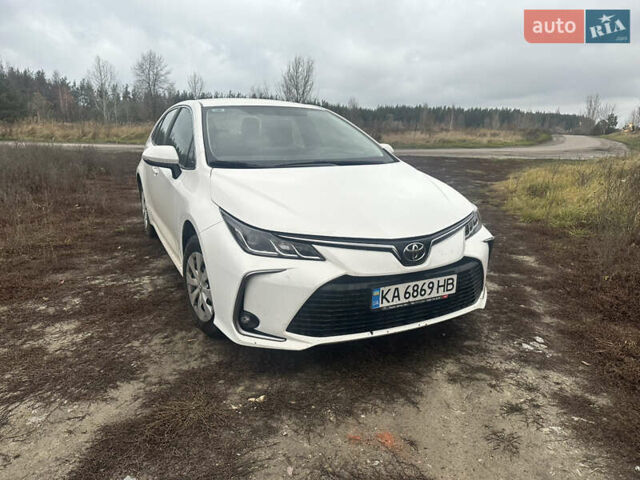 Белый Тойота Королла, объемом двигателя 1.8 л и пробегом 55 тыс. км за 22700 $, фото 1 на Automoto.ua