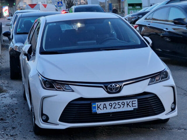 Білий Тойота Королла, об'ємом двигуна 1.6 л та пробігом 27 тис. км за 20000 $, фото 1 на Automoto.ua
