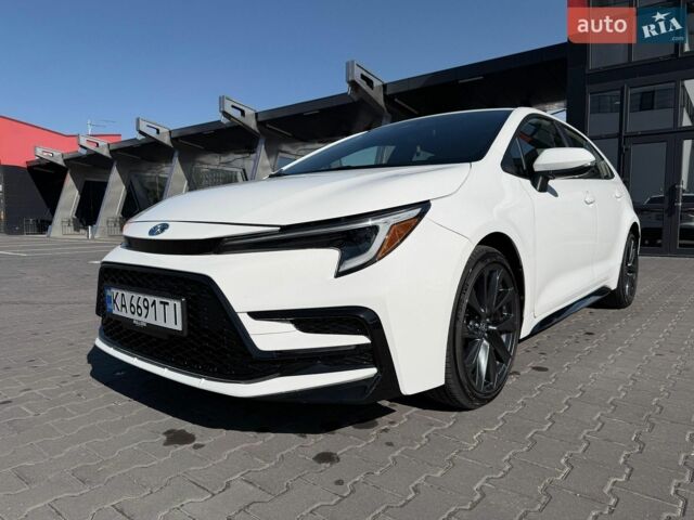 Білий Тойота Королла, об'ємом двигуна 1.8 л та пробігом 9 тис. км за 26900 $, фото 1 на Automoto.ua