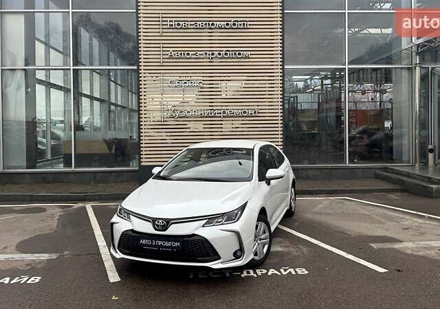 Белый Тойота Королла, объемом двигателя 1.6 л и пробегом 4 тыс. км за 23900 $, фото 1 на Automoto.ua