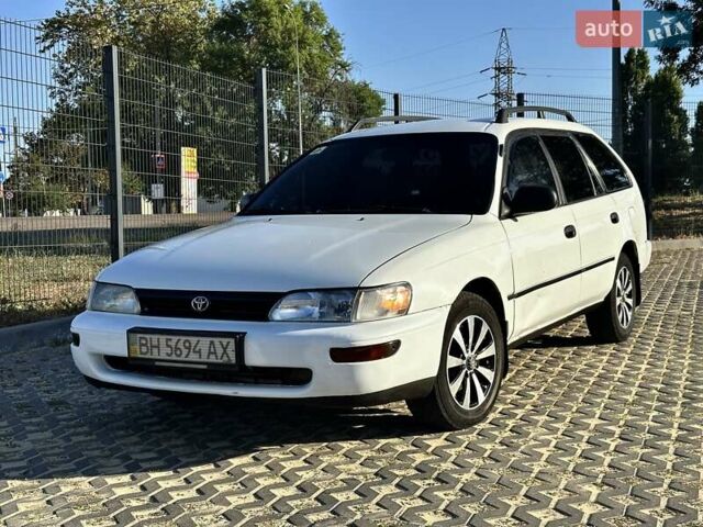 Белый Тойота Королла, объемом двигателя 1.8 л и пробегом 160 тыс. км за 3300 $, фото 1 на Automoto.ua
