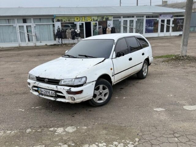 Білий Тойота Королла, об'ємом двигуна 1.3 л та пробігом 600 тис. км за 1300 $, фото 1 на Automoto.ua