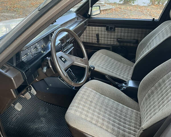 Бежевый Тойота Королла, объемом двигателя 1.3 л и пробегом 20 тыс. км за 1700 $, фото 1 на Automoto.ua