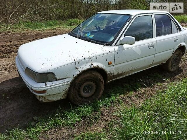 Бежевий Тойота Королла, об'ємом двигуна 0 л та пробігом 350 тис. км за 700 $, фото 1 на Automoto.ua