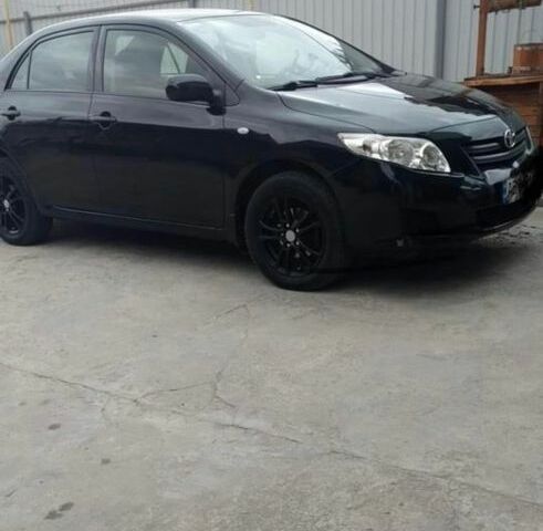 Черный Тойота Королла, объемом двигателя 1.6 л и пробегом 145 тыс. км за 7300 $, фото 1 на Automoto.ua