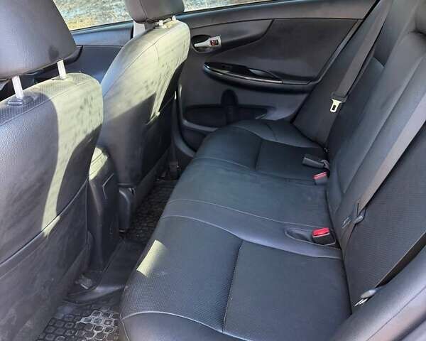 Чорний Тойота Королла, об'ємом двигуна 1.6 л та пробігом 205 тис. км за 6000 $, фото 1 на Automoto.ua