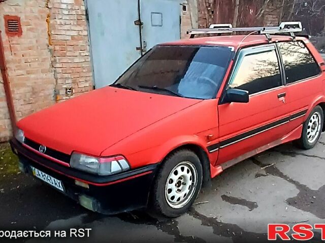 Червоний Тойота Королла, об'ємом двигуна 1.3 л та пробігом 400 тис. км за 500 $, фото 1 на Automoto.ua