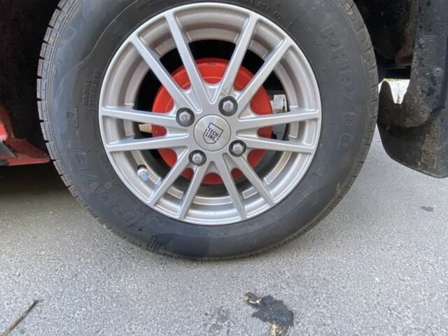 Красный Тойота Королла, объемом двигателя 1.3 л и пробегом 342 тыс. км за 1500 $, фото 1 на Automoto.ua