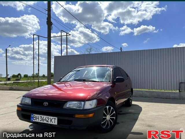 Червоний Тойота Королла, об'ємом двигуна 1.3 л та пробігом 340 тис. км за 2500 $, фото 1 на Automoto.ua