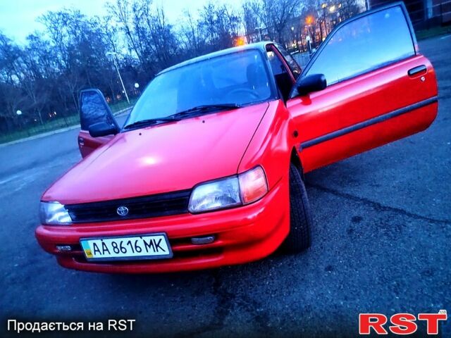 Червоний Тойота Королла, об'ємом двигуна 1.3 л та пробігом 300 тис. км за 1350 $, фото 1 на Automoto.ua