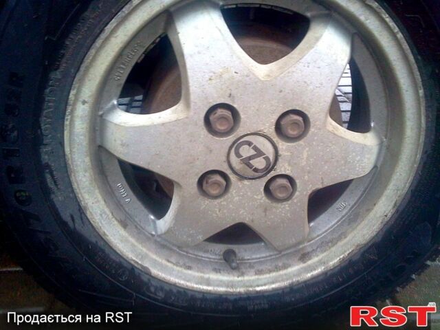 Тойота Королла, об'ємом двигуна 1.3 л та пробігом 267 тис. км за 1500 $, фото 1 на Automoto.ua