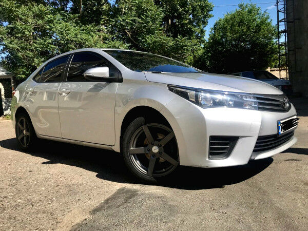 Тойота Королла, об'ємом двигуна 1.3 л та пробігом 65 тис. км за 13500 $, фото 1 на Automoto.ua