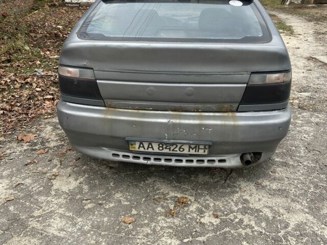 Серый Тойота Королла, объемом двигателя 1.3 л и пробегом 500 тыс. км за 800 $, фото 1 на Automoto.ua