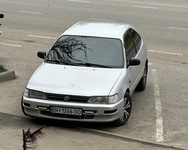 Серый Тойота Королла, объемом двигателя 1.33 л и пробегом 300 тыс. км за 3200 $, фото 1 на Automoto.ua