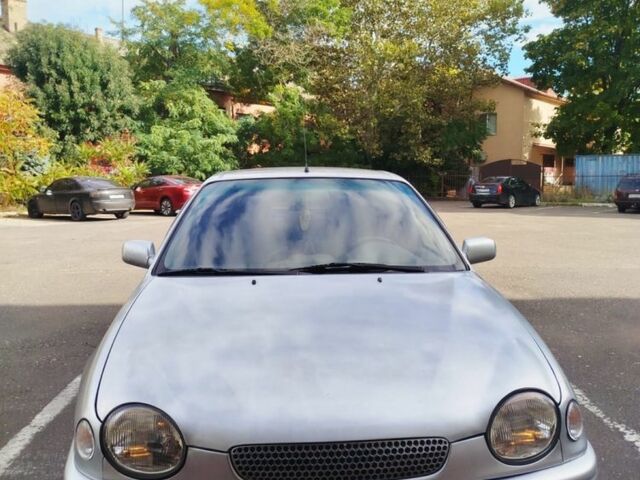 Сірий Тойота Королла, об'ємом двигуна 1.6 л та пробігом 250 тис. км за 3000 $, фото 1 на Automoto.ua