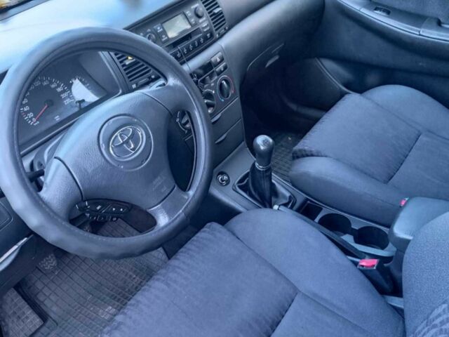 Серый Тойота Королла, объемом двигателя 2 л и пробегом 380 тыс. км за 1908 $, фото 1 на Automoto.ua