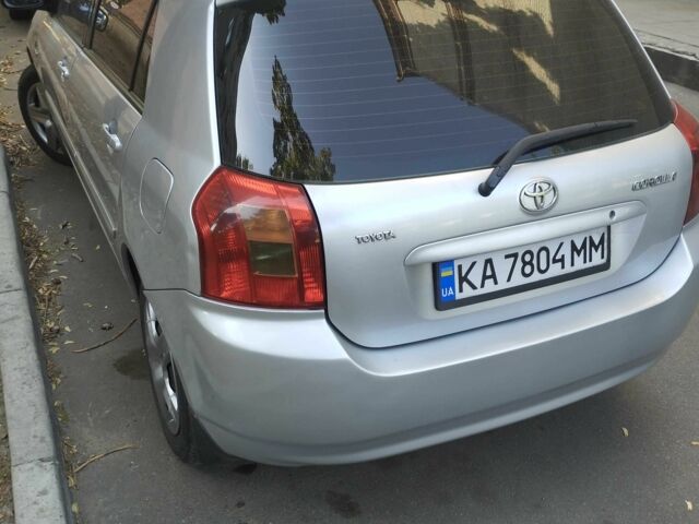 Серый Тойота Королла, объемом двигателя 2 л и пробегом 221 тыс. км за 4000 $, фото 1 на Automoto.ua