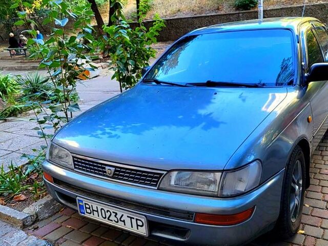 Серый Тойота Королла, объемом двигателя 1.3 л и пробегом 240 тыс. км за 2500 $, фото 1 на Automoto.ua