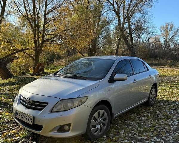 Сірий Тойота Королла, об'ємом двигуна 1.59 л та пробігом 250 тис. км за 6900 $, фото 1 на Automoto.ua