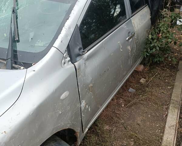 Серый Тойота Королла, объемом двигателя 1.6 л и пробегом 200 тыс. км за 2000 $, фото 1 на Automoto.ua