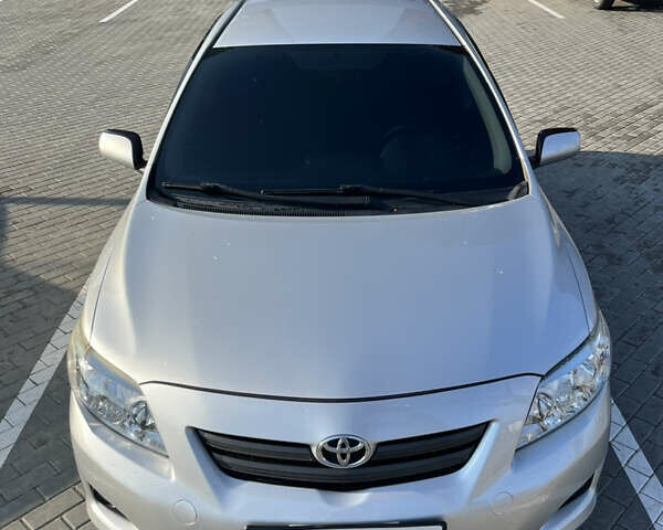 Сірий Тойота Королла, об'ємом двигуна 1.6 л та пробігом 247 тис. км за 7800 $, фото 1 на Automoto.ua