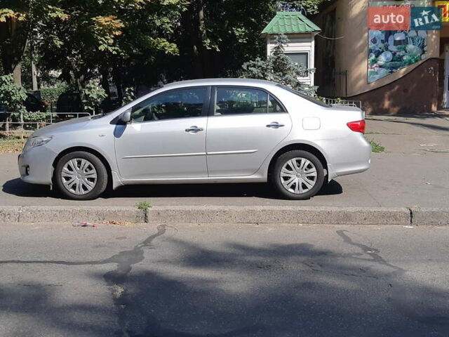 Серый Тойота Королла, объемом двигателя 1.79 л и пробегом 177 тыс. км за 7500 $, фото 1 на Automoto.ua