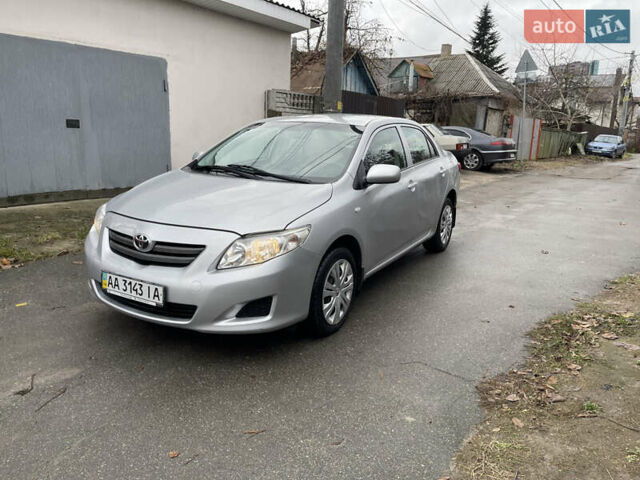 Сірий Тойота Королла, об'ємом двигуна 1.6 л та пробігом 236 тис. км за 3999 $, фото 1 на Automoto.ua