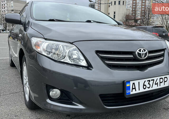 Серый Тойота Королла, объемом двигателя 1.6 л и пробегом 130 тыс. км за 7500 $, фото 1 на Automoto.ua