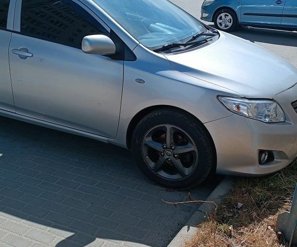 Серый Тойота Королла, объемом двигателя 1.6 л и пробегом 330 тыс. км за 5391 $, фото 1 на Automoto.ua