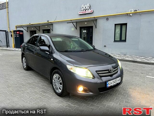Серый Тойота Королла, объемом двигателя 1.6 л и пробегом 257 тыс. км за 5850 $, фото 1 на Automoto.ua