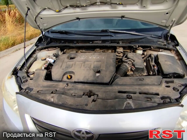 Сірий Тойота Королла, об'ємом двигуна 1.6 л та пробігом 171 тис. км за 5500 $, фото 1 на Automoto.ua