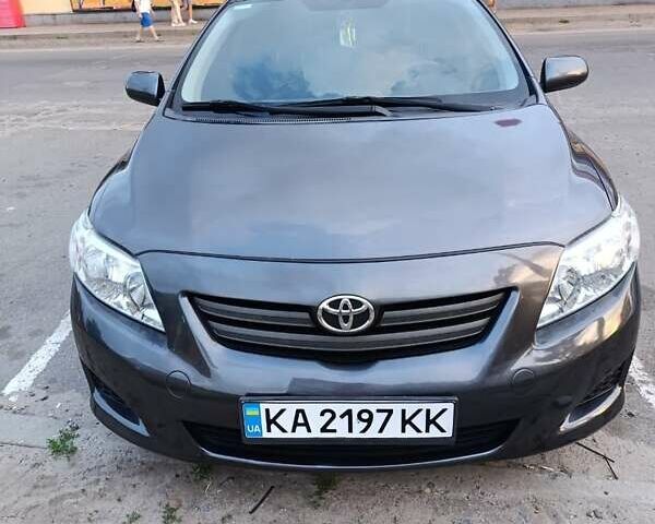 Серый Тойота Королла, объемом двигателя 1.6 л и пробегом 200 тыс. км за 7499 $, фото 1 на Automoto.ua