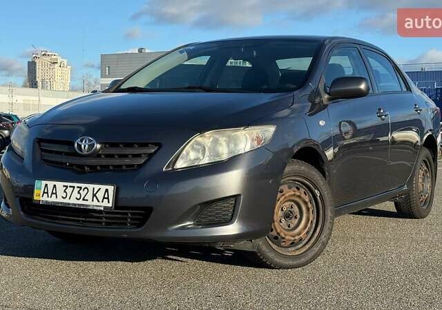 Серый Тойота Королла, объемом двигателя 1.6 л и пробегом 250 тыс. км за 7800 $, фото 1 на Automoto.ua