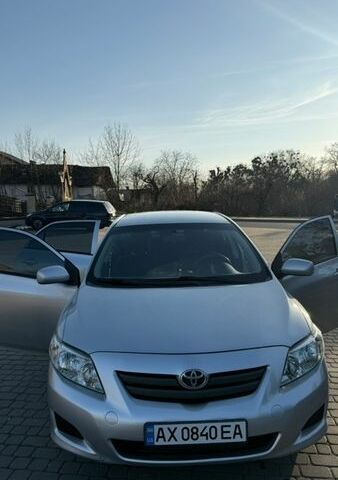 Серый Тойота Королла, объемом двигателя 0 л и пробегом 242 тыс. км за 7900 $, фото 1 на Automoto.ua