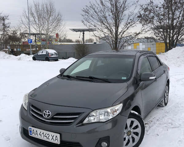 Серый Тойота Королла, объемом двигателя 1.6 л и пробегом 265 тыс. км за 9000 $, фото 1 на Automoto.ua