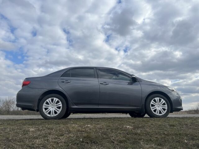 Серый Тойота Королла, объемом двигателя 1.6 л и пробегом 240 тыс. км за 9200 $, фото 1 на Automoto.ua