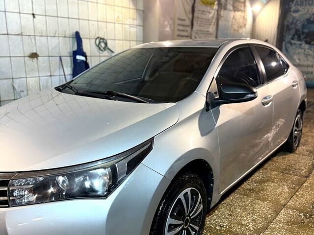 Серый Тойота Королла, объемом двигателя 1.3 л и пробегом 250 тыс. км за 7350 $, фото 1 на Automoto.ua