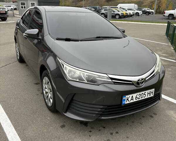 Серый Тойота Королла, объемом двигателя 1.6 л и пробегом 191 тыс. км за 13500 $, фото 1 на Automoto.ua