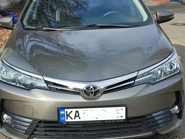 Серый Тойота Королла, объемом двигателя 1.6 л и пробегом 170 тыс. км за 13500 $, фото 1 на Automoto.ua
