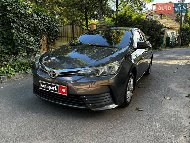 Тойота Королла 2017 в Киеве на Automoto.ua Серый Тойота Королла, объемом двигателя 1.3 л и пробегом 268 тыс. км за 11490 $, фото 1 на Automoto.ua