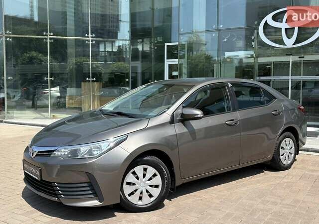 Сірий Тойота Королла, об'ємом двигуна 1.6 л та пробігом 134 тис. км за 14522 $, фото 1 на Automoto.ua