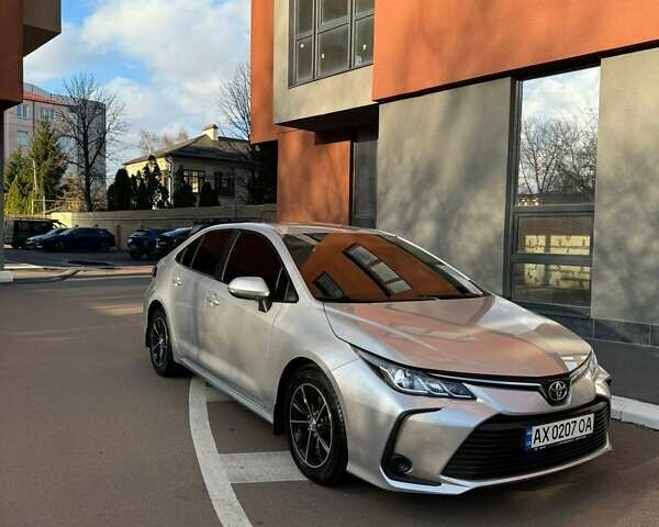 Сірий Тойота Королла, об'ємом двигуна 1.6 л та пробігом 100 тис. км за 16199 $, фото 1 на Automoto.ua