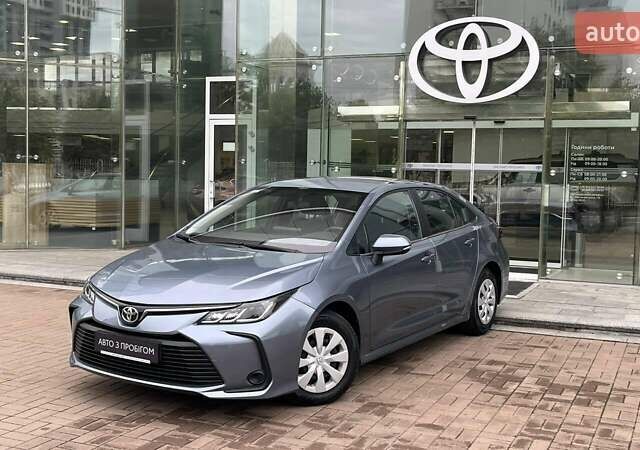 Серый Тойота Королла, объемом двигателя 1.6 л и пробегом 44 тыс. км за 17638 $, фото 1 на Automoto.ua